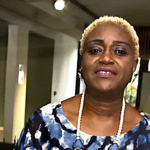 Auxiliaire de vie ; dame de compagnie 