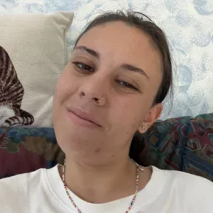 Addetta alle pulizie precisa ed affidabile a Bologna