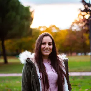 Cuidadora de perros en Pamplona y alrededores se desplaza