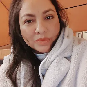 Femme responsable avec des responsabilités ménagères 