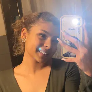 17 year old babysitter with experience 
