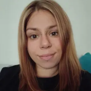 Adetta alle pulizie ,attenta ai particolari 