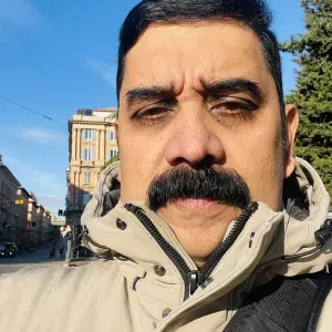 Addetta impress di pulizie opraio