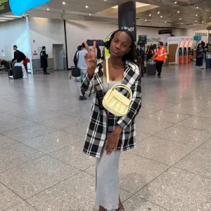 Empregada de limpeza responsável 