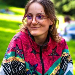 Jeune diplômée au chômage recherche babysitting à Paris !