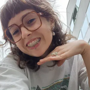 Baby sitter disponible pour les fêtes 