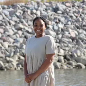 Full time baby sitter available ! 