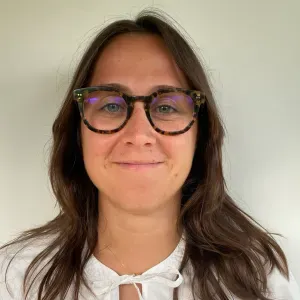  Babysitter looking for a job during the weekend 