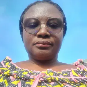 Femme de ménage . Je suis  disponible et disciplinée.