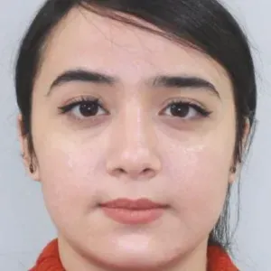 Babysitter souriante sérieuse aime les enfants a paris 