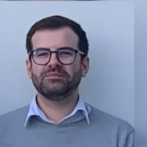 Oferta de emprego para dog sitter em Almargem Do Bispo