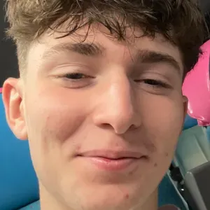 Baby-sitter disponible sur Salon de Provence