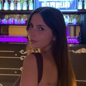 Pet sitter affidabile e amante degli animali