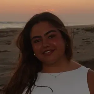 Niñera de mañanas, con experiencia previa, estudiante del IE