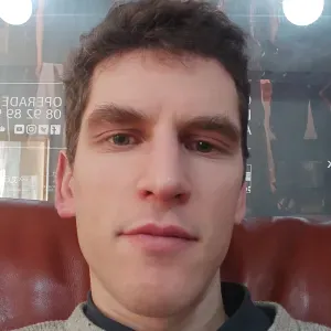 Recherche garde d'enfant à domicile lundi soir mardi