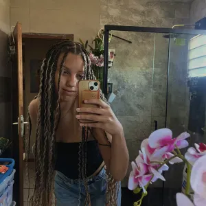 Étudiante sérieuse pour garde d'enfants et d'animaux