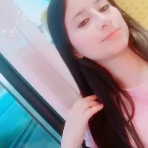 Baby-sitter à temps plein disponible