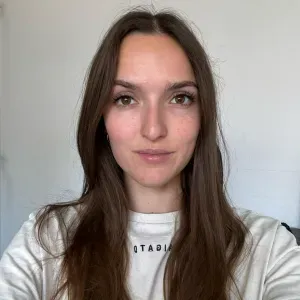 Baby sitter expérimentée vers Villeneuve les Avignons 