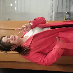 Cuidados y ayuda .a personas mayores .