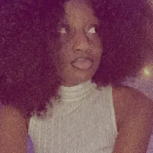 Nounou douce et fiable, disponible en soirée et le week-end 