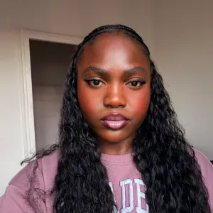 Baby siter et femme de ménage.