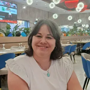 Cuidadora dedicada ao bem-estar da sua mascota💖