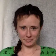 Professeure expérimentée donne cours de piano et de solfège