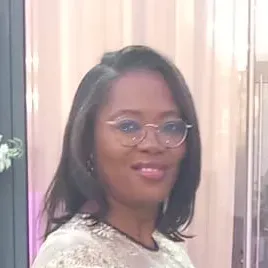 Cuidadora/ajudante de lar em Corroios 