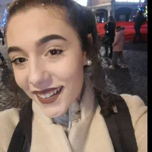 Laureanda si offre come baby-sitter