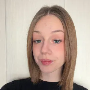 Baby-sitter sérieuse et bienveillante disponible ✨