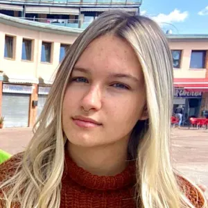 Cuidadora de Gatos, conejos y caballos