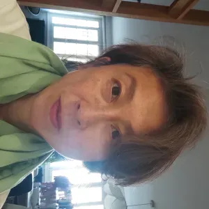  Baby-sitter bilingue de 19 ans
