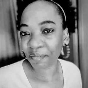 Empregada de Limpeza de interior de residência