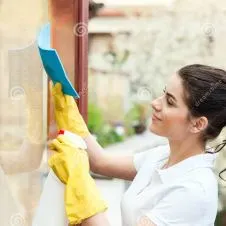 addetta alle pulizie cittá di Teramo