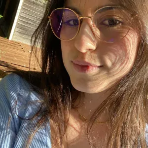 Garde d'enfants à Clermont-Fd, 22 ans, véhiculée