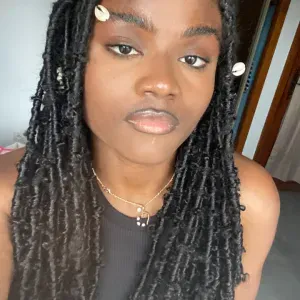 Baby-sitter jeune expérimenté 