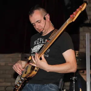 Cerco persona per aiuto con spesa e altre commissioni