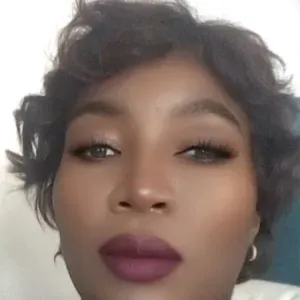 Empregada de limpeza responsável 