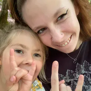Baby-sitter douce et super cool pour garder vos loulous !