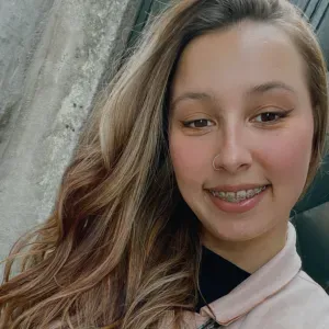 Empregada de limpeza responsável no Porto