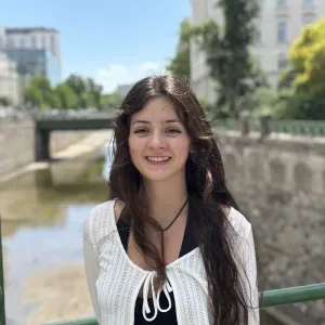 Baby-sitter expérimentée à la Motte du Caire