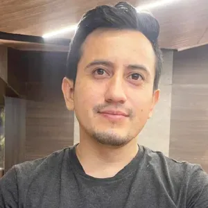 Specialista in pulizie con esperienza