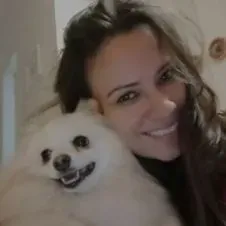 Sou uma cuidadora que ama os animais, sou muito amorosa