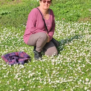 Femme de ménage qui aime le travail bien fait 