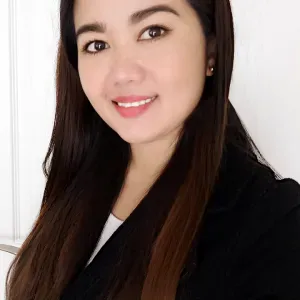 Experienced babysitter and cleaning houses