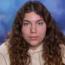 Jeune babysitter sérieuse disponible week-ends et vacances