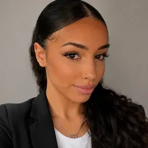 Auxiliaire de vie – Disponible