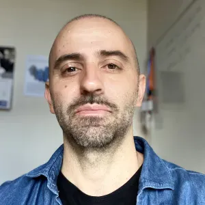 Lezioni di Chimica inorganica/organica a studenti di scuole.