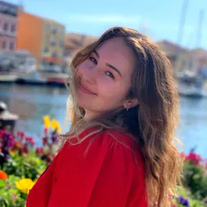 Baby-sitter et auxiliaire de puériculture 