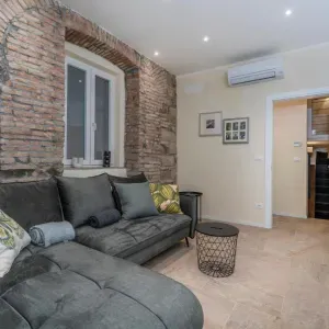 Cerchiamo aiuto domestico regolare per appartamento di vacan